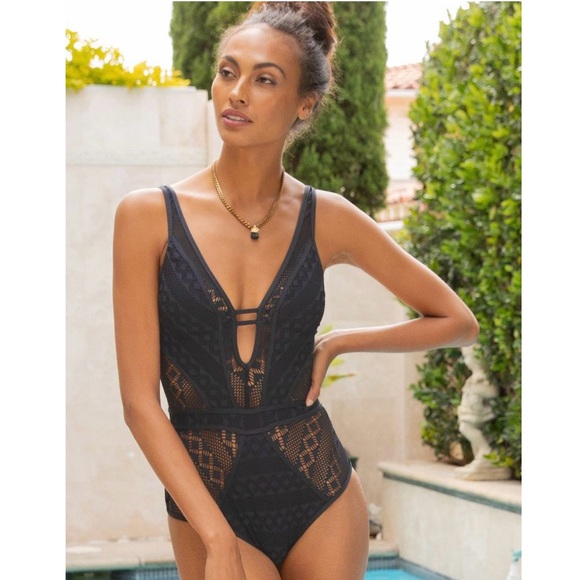BECCA Crochet One-Piece Swimsuit in Black Size M - Picture 11 of 11